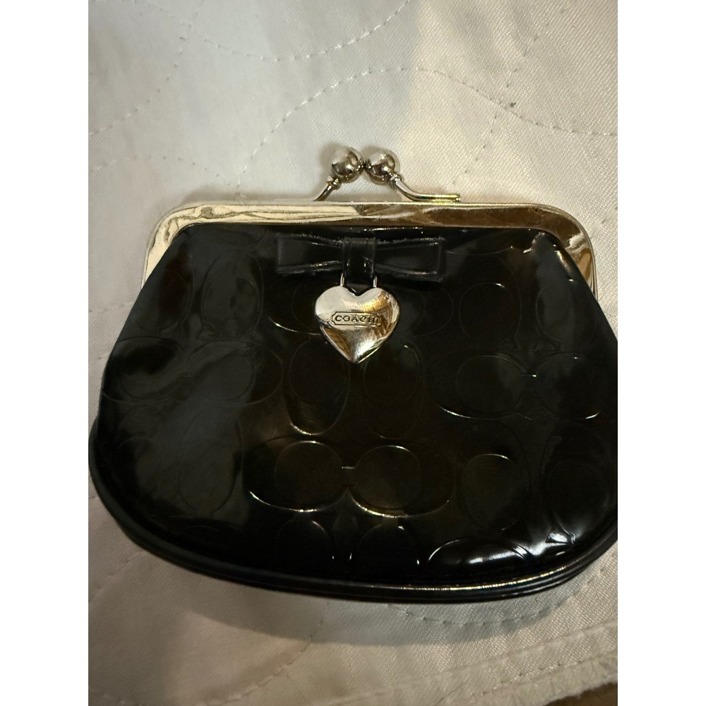 Coach Black Patent Leather Signature C Kiss Lock Coin Purse Heart Charm Bow